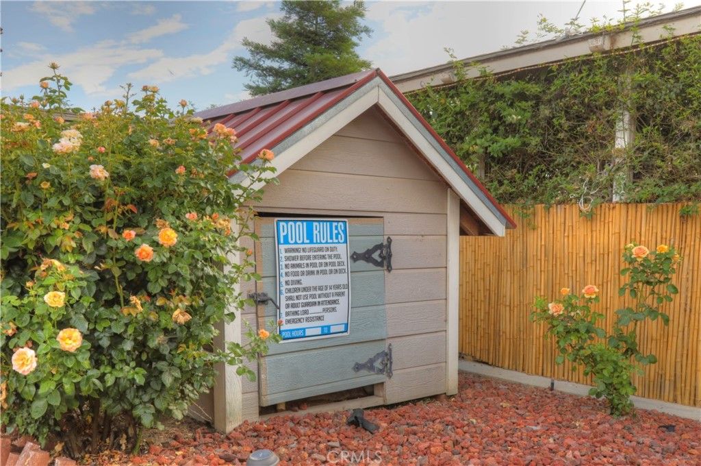 listing image 130721973333433598557