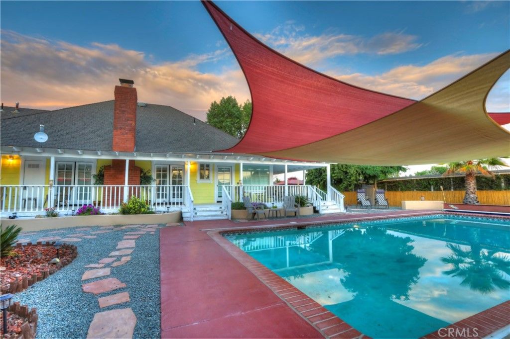 listing image 130723931463305812636