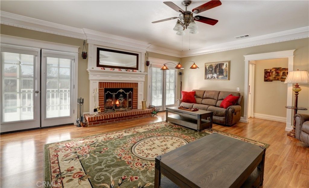 listing image 130726770483729290359