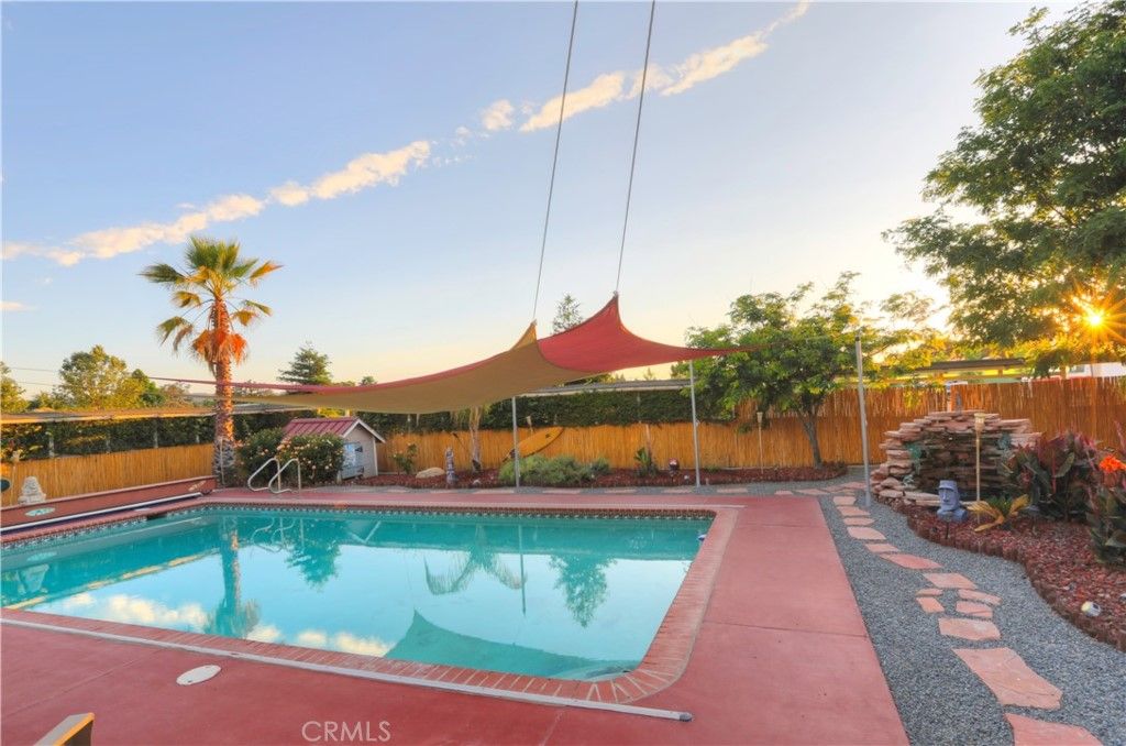 listing image 130723866472987027220
