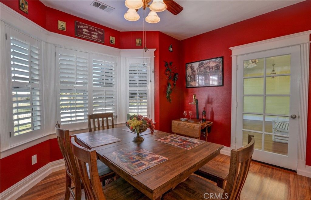 listing image 130724685911468287131