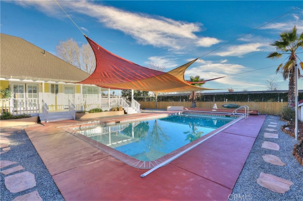 listing image 130729285213399578920