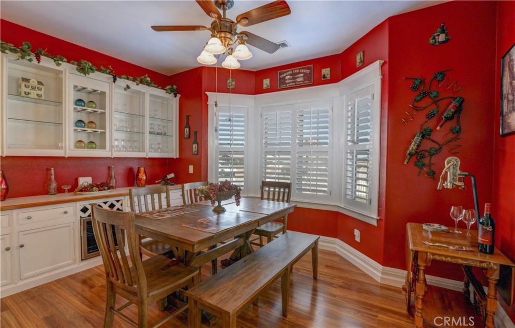 listing image 130729752581588832940