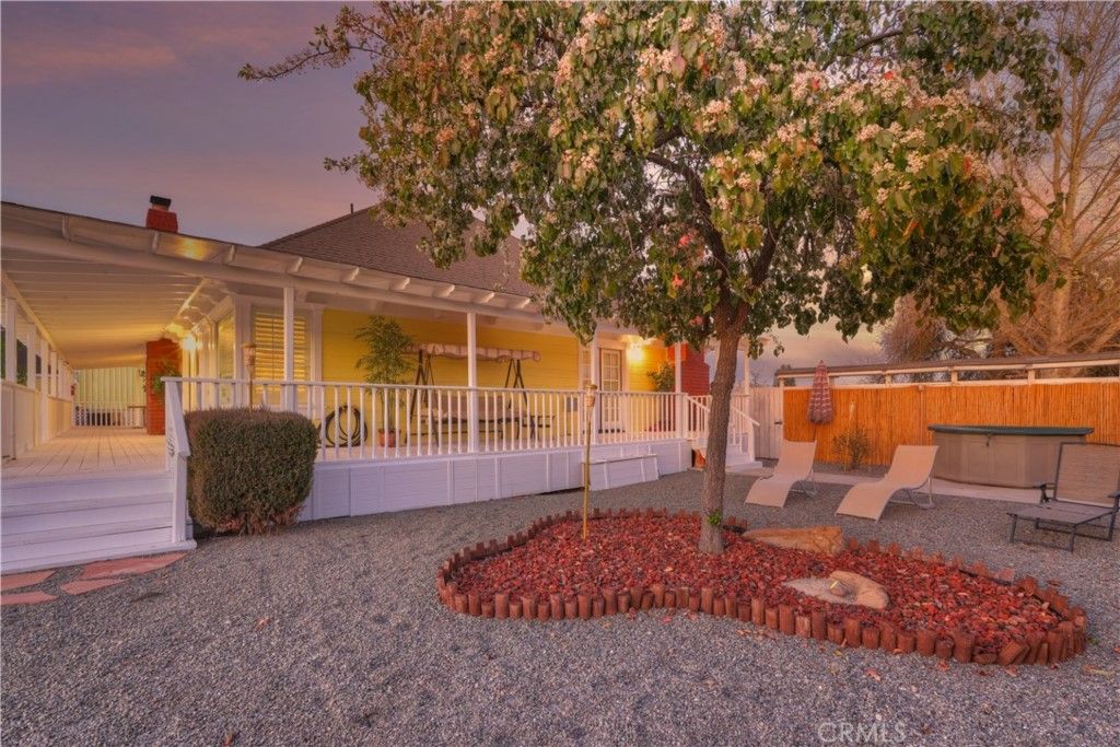 listing image 130726025475348383215