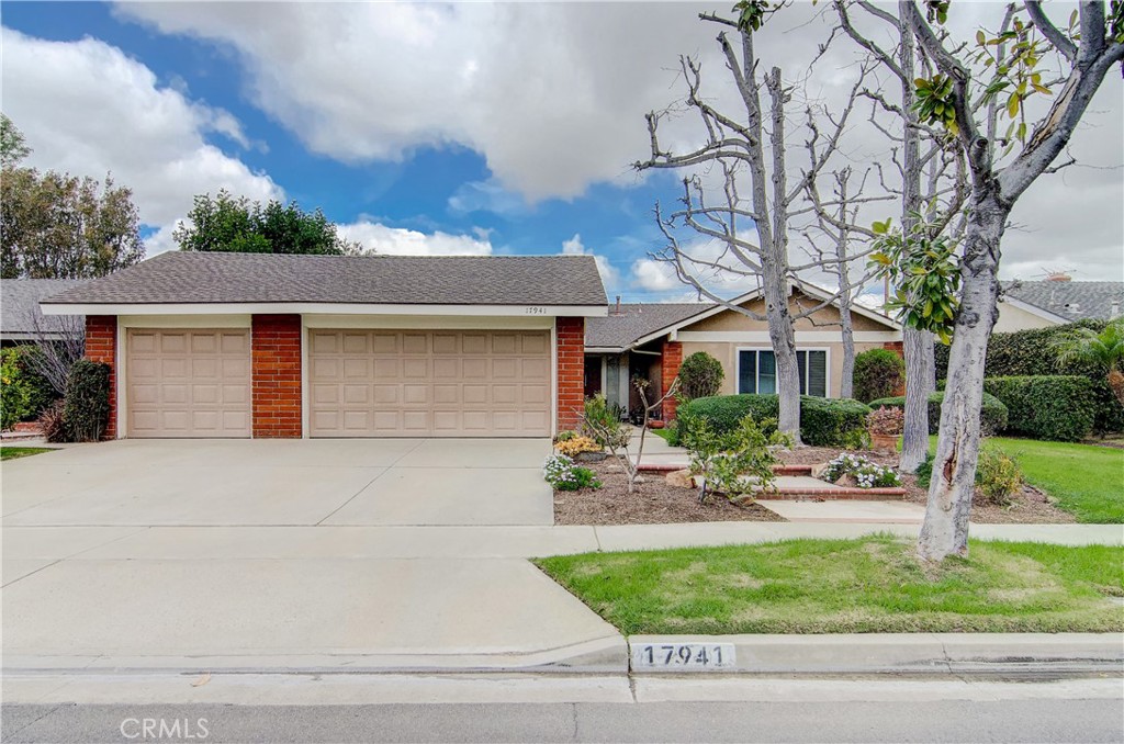 Photo 10 of 33 of 17941 Lucero Way house