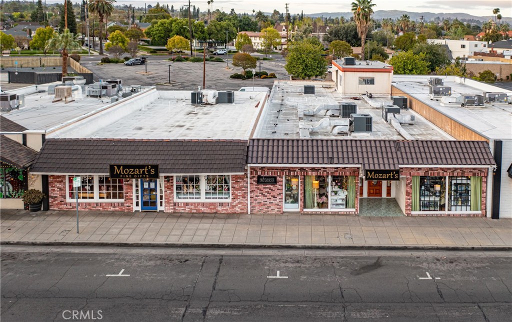 240 E Citrus Avenue