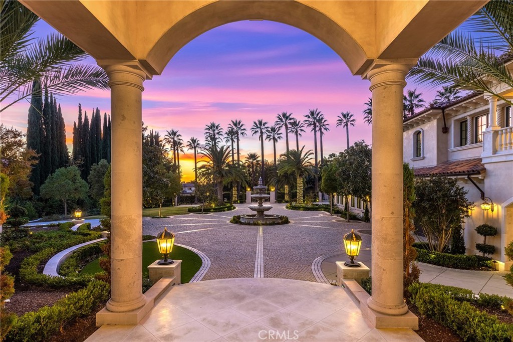 100 Palm Hill Lane