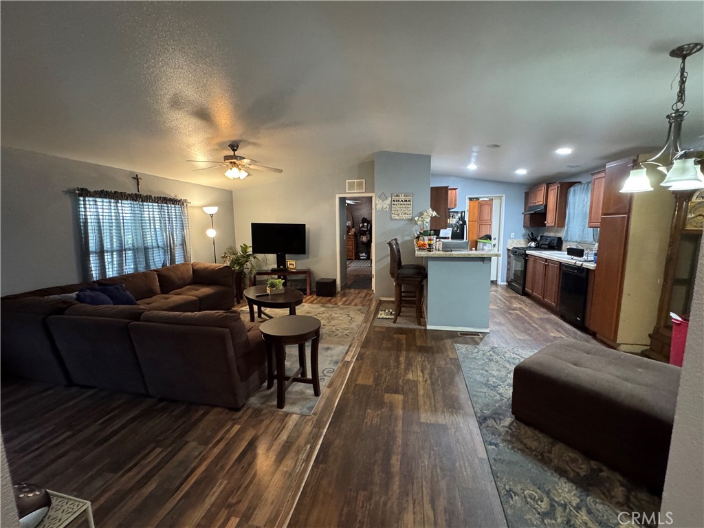 2755 Arrow Hwy 67