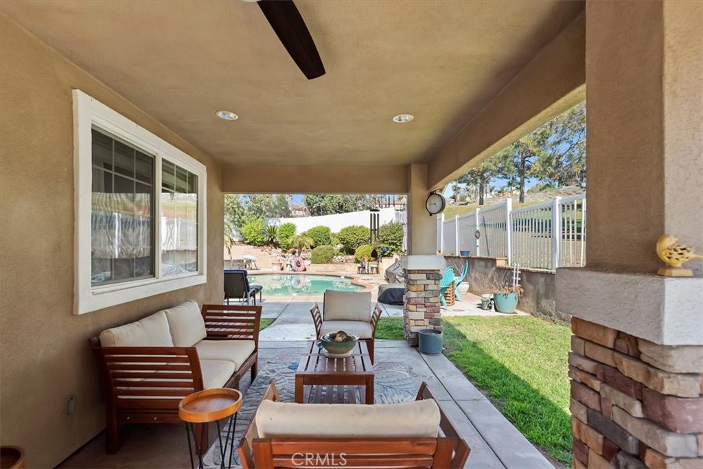 5220 Wonderland Drive