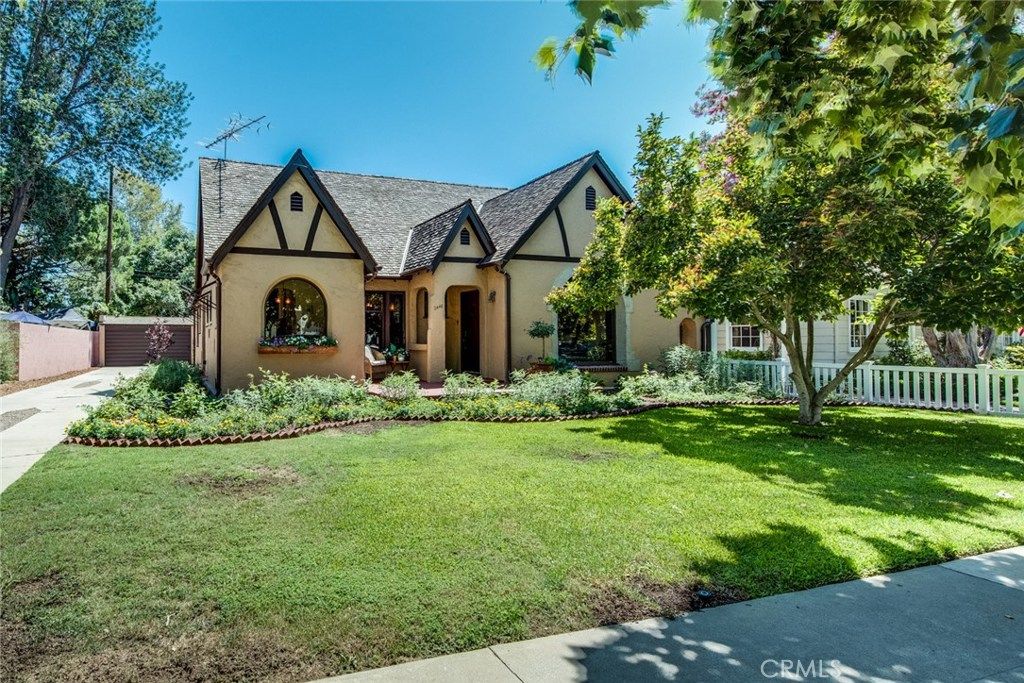 listing image 130726733124697422979