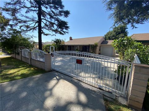 A home in El Monte