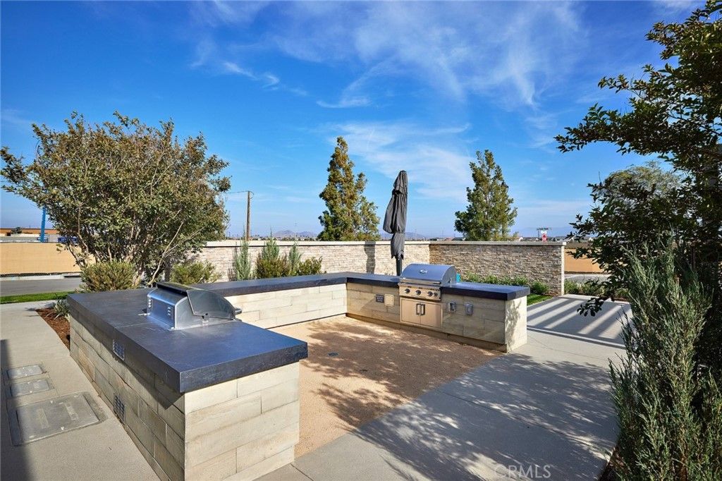 listing image 130729555083265807582