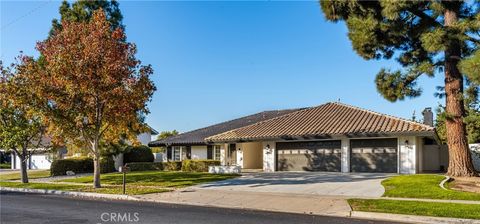 A home in North Tustin