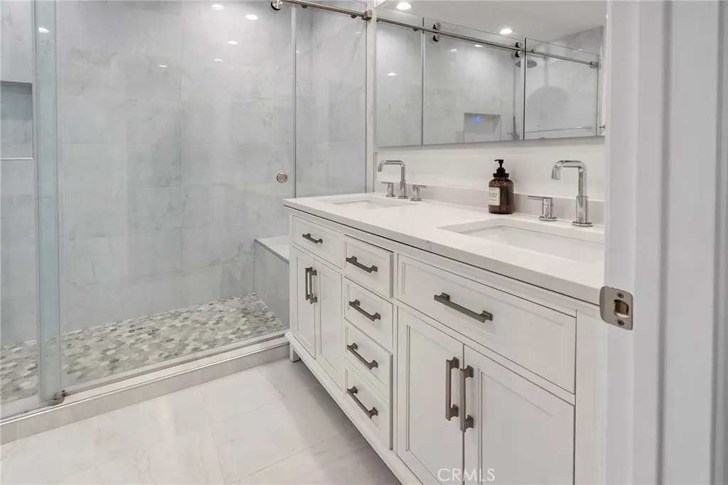 Rancho Palos Verdes, California 90275, United States, 2 Bedrooms Bedrooms, ,2 BathroomsBathrooms,Residential,Active,88966