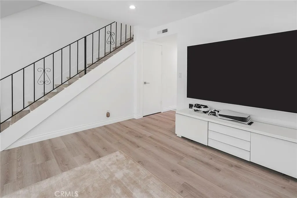 Rancho Palos Verdes, California 90275, United States, 2 Bedrooms Bedrooms, ,2 BathroomsBathrooms,Residential,Active,88966