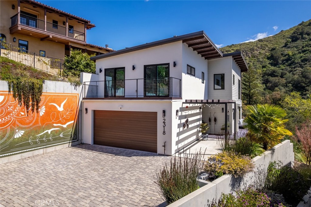 2318 Santa Ynez Avenue