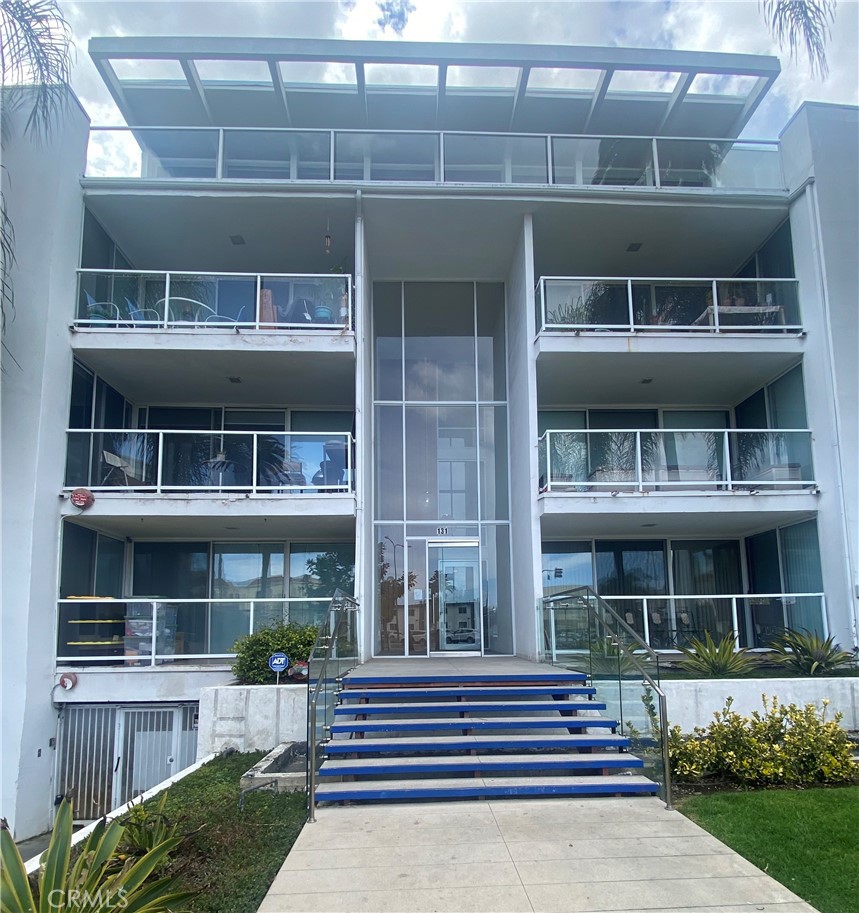 131 N Gale Drive 2B