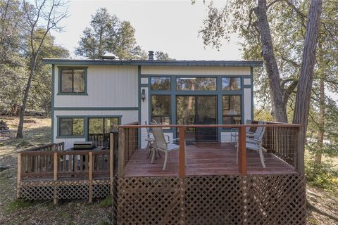 A home in Mariposa