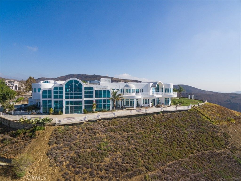 listing image 130720854230493223695