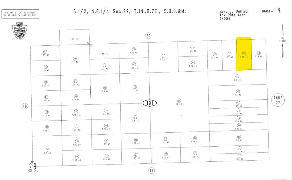 Great Opportunity! Centrally located in Joshua Tree, This rectangular lot features spectacular 360-degree views of the untouched desert and majestic mountains. Get away from city life and settle in this quiet area. Buyer to verify property lines. Lot is only 45 minutes from Marine Corps Base, Joshua Tree National Park, Yucca Valley, and even Palm Springs. Zoning JT/RL-1.
