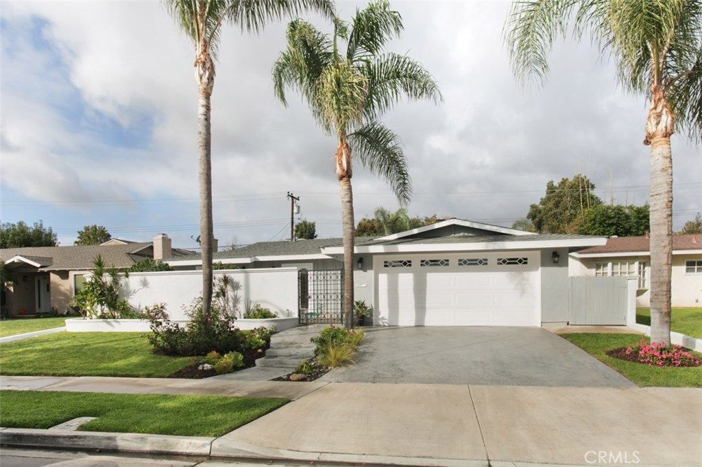 listing image 130720667202589242655