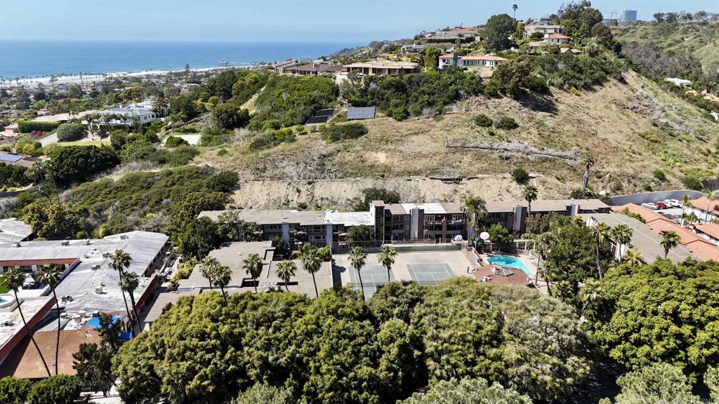 Photo 41 of 47 of 2610 Torrey Pines Road C21 condo