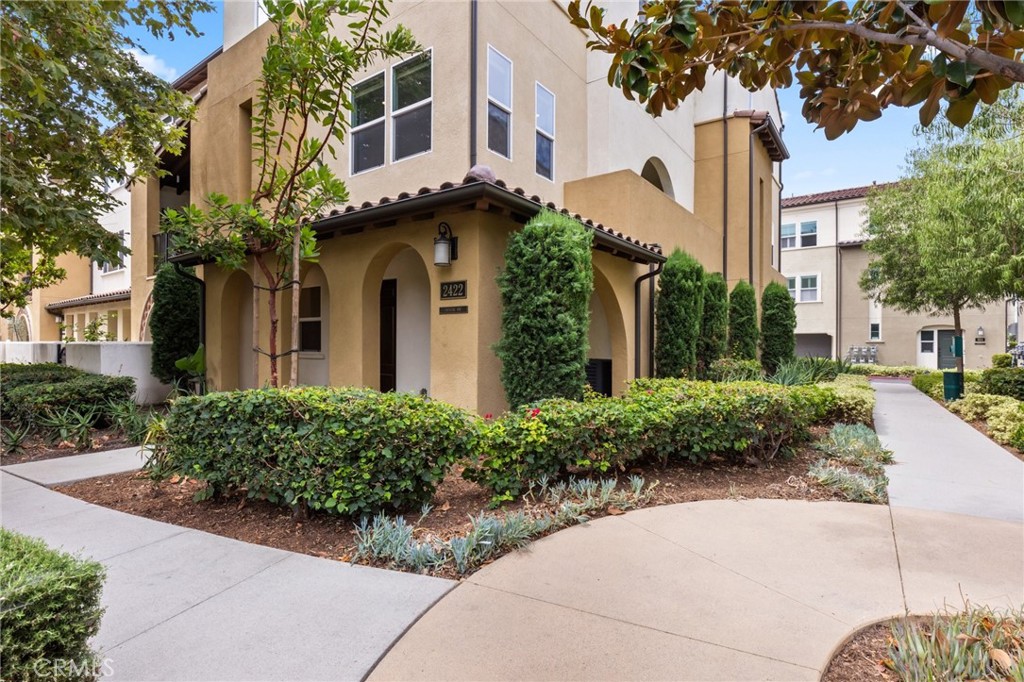 View Anaheim, CA 92802 townhome