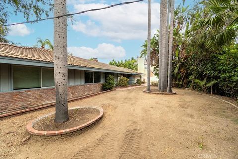 A home in North Tustin