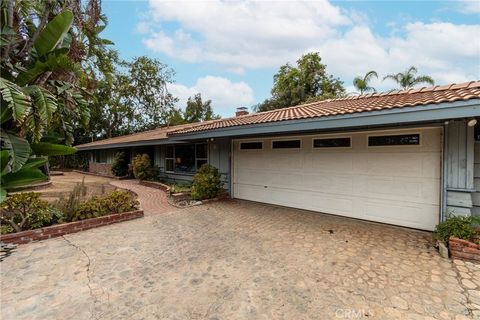 A home in North Tustin