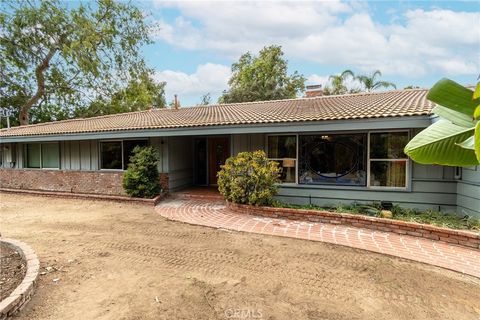 A home in North Tustin