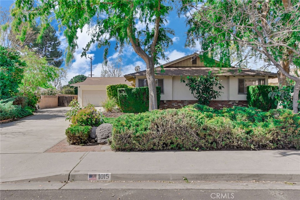 1015 Whitman Avenue