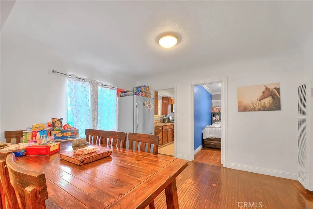 Los Angeles, California 90047, United States, 4 Bedrooms Bedrooms, ,2 BathroomsBathrooms,Residential,Active,99422