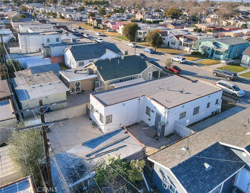 Los Angeles, California 90047, United States, 4 Bedrooms Bedrooms, ,2 BathroomsBathrooms,Residential,Active,99422