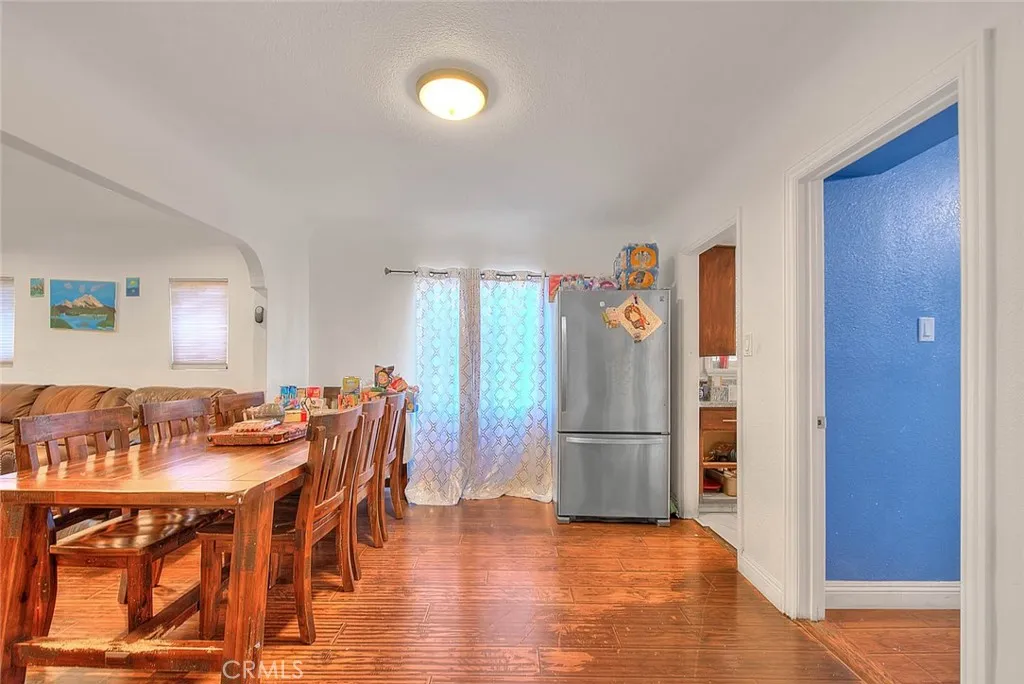 Los Angeles, California 90047, United States, 4 Bedrooms Bedrooms, ,2 BathroomsBathrooms,Residential,Active,99422