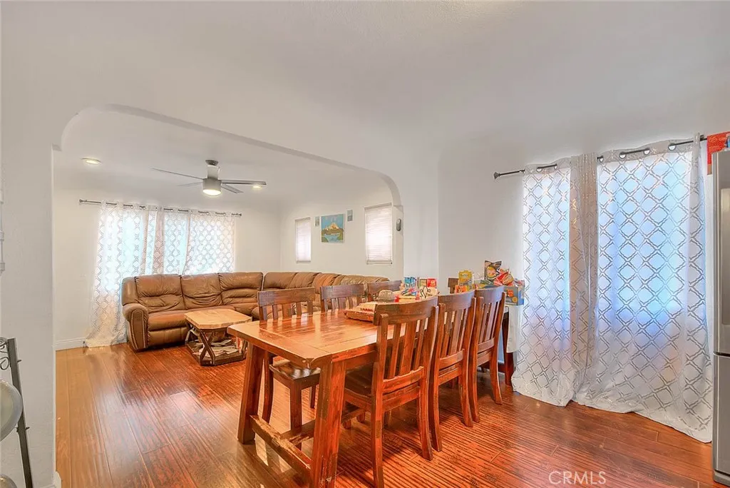 Los Angeles, California 90047, United States, 4 Bedrooms Bedrooms, ,2 BathroomsBathrooms,Residential,Active,99422