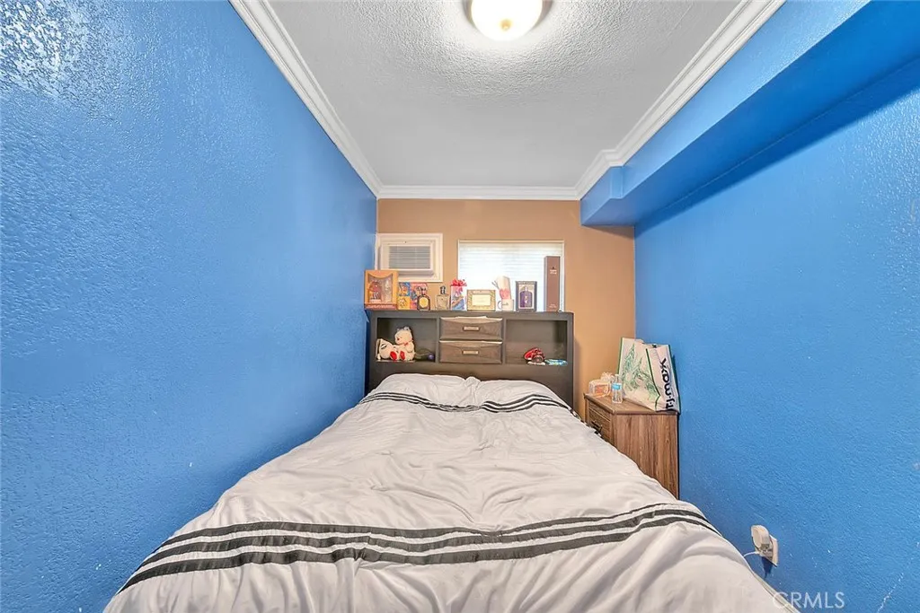 Los Angeles, California 90047, United States, 4 Bedrooms Bedrooms, ,2 BathroomsBathrooms,Residential,Active,99422