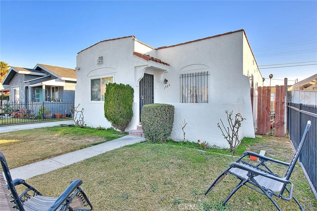 Los Angeles, California 90047, United States, 4 Bedrooms Bedrooms, ,2 BathroomsBathrooms,Residential,Active,99422