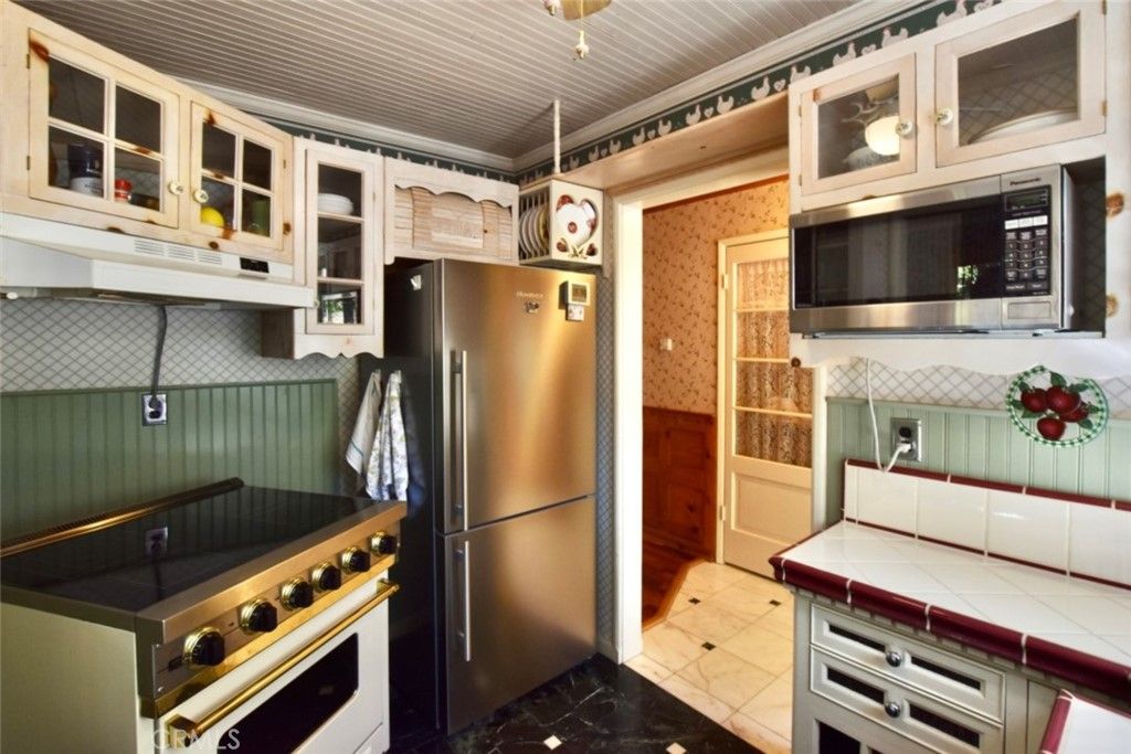 listing image 130726566974931162114