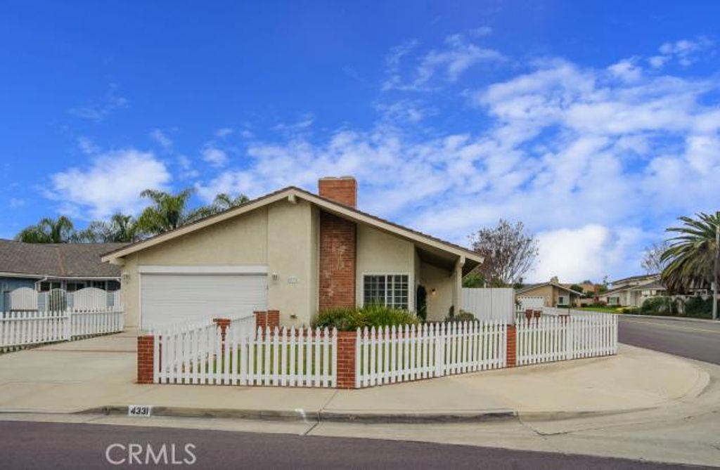 listing image 130726401330621597444