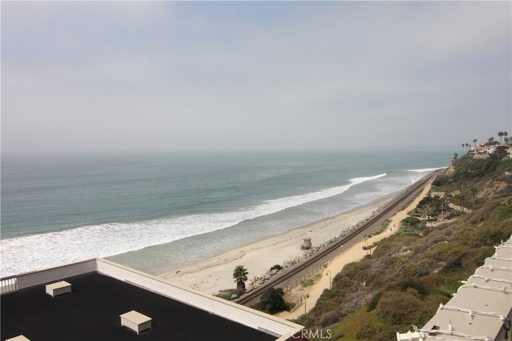 423 Avenida Granada 32