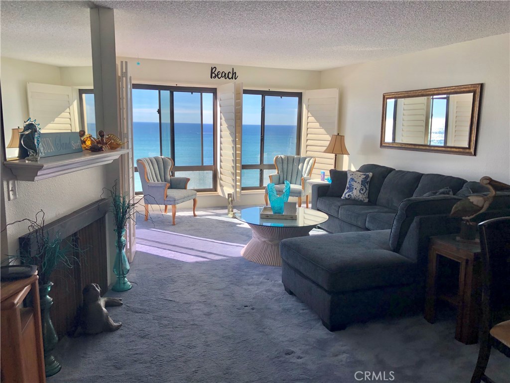 423 Avenida Granada 32