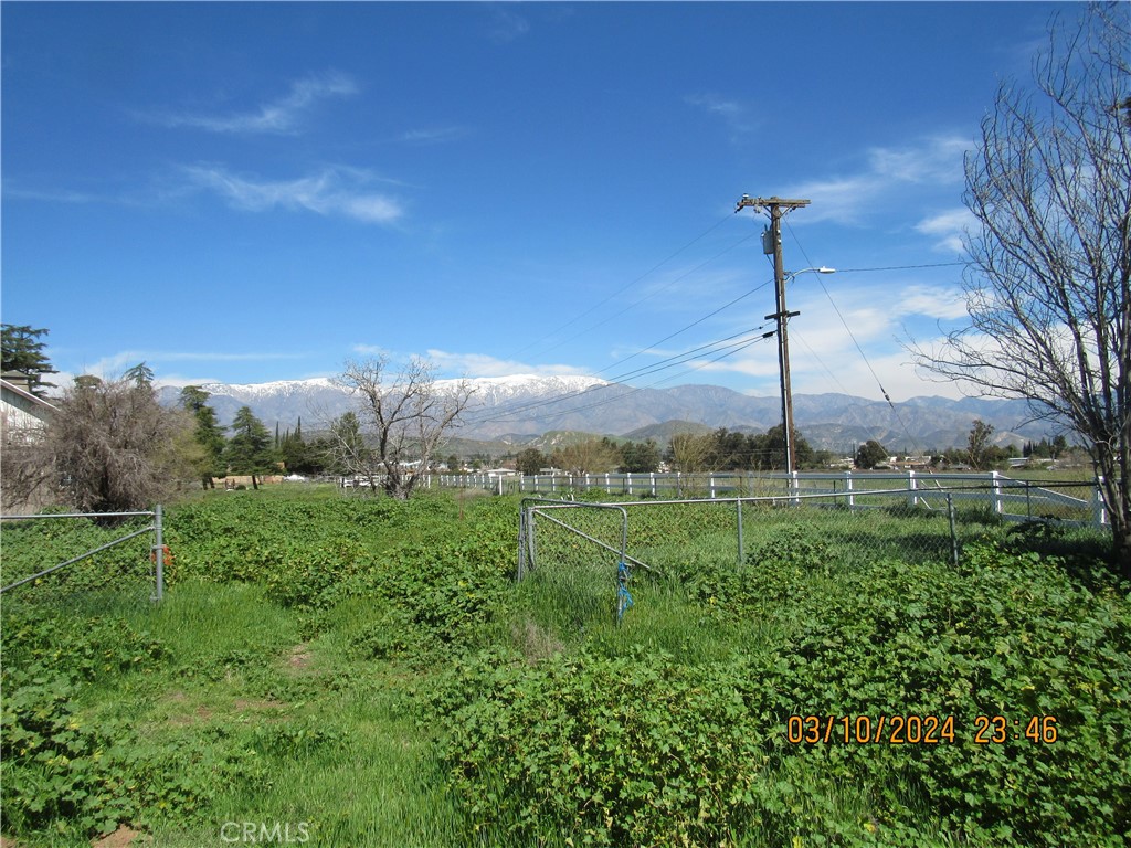 An ideal lot for a custom home and even could include a facility for horses. The lot is ideally located near other properties that offer the rural atmosphere and room for horses. The property is ideal for many miles of trail riding or hiking in the oh so close mountains below Hwy 243. Also close to the Old Idyllwild Road that offers endless trails and hiking trails.