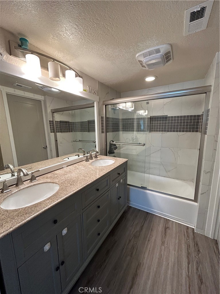 ,cuarom - Residential Lease