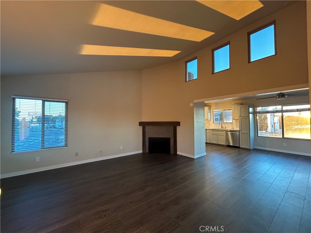 ,cuarom - Residential Lease