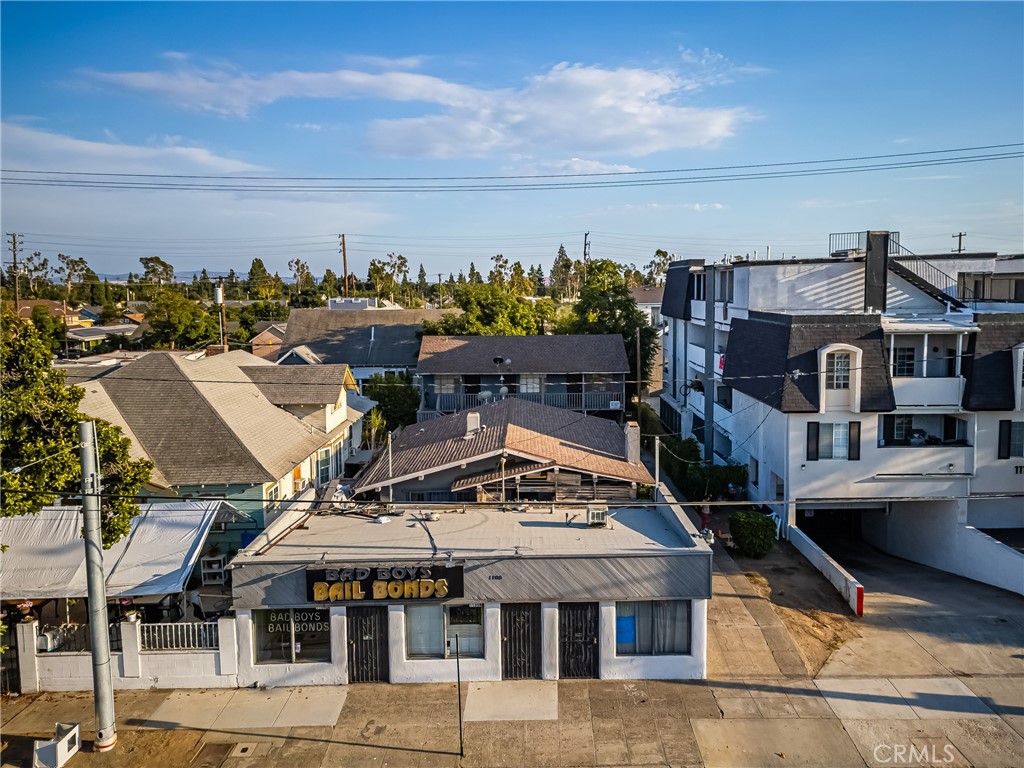 1106 W Santa Ana Boulevard