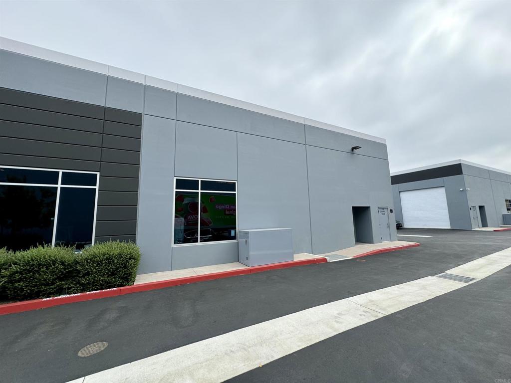 2432 2432 FENTON ST 200