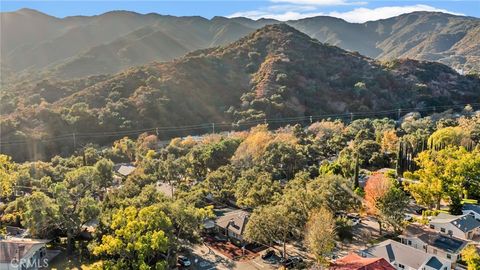 A home in La Crescenta