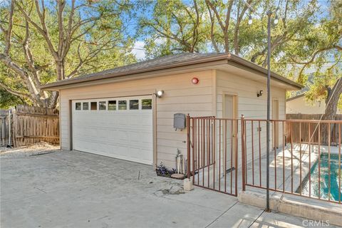 A home in La Crescenta