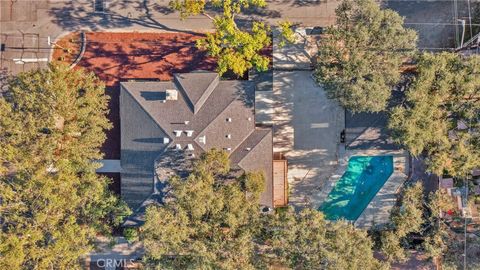 A home in La Crescenta