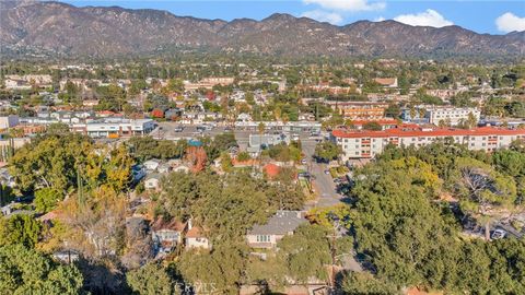 A home in La Crescenta